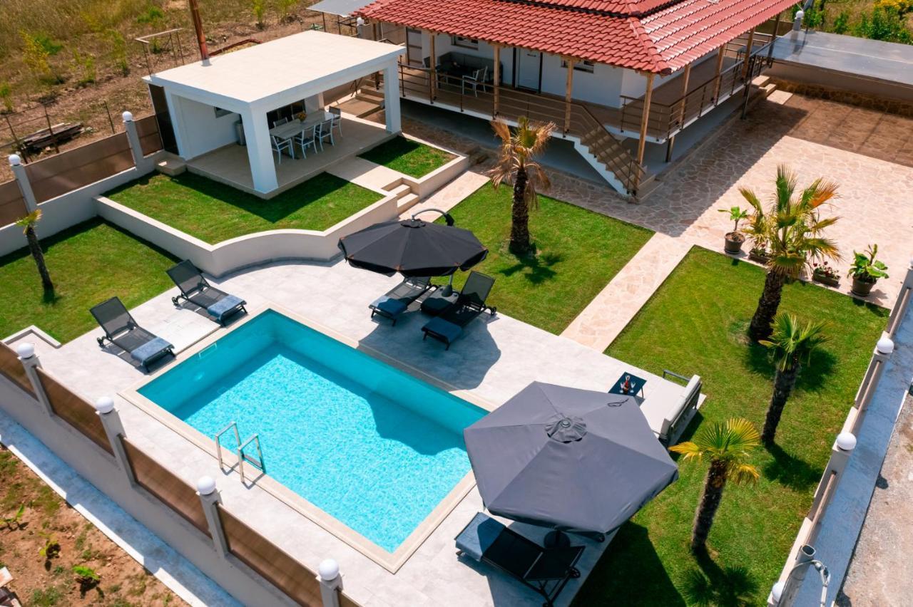 Villa Liana , Private Villa With Pool And Garden Vergia Kültér fotó