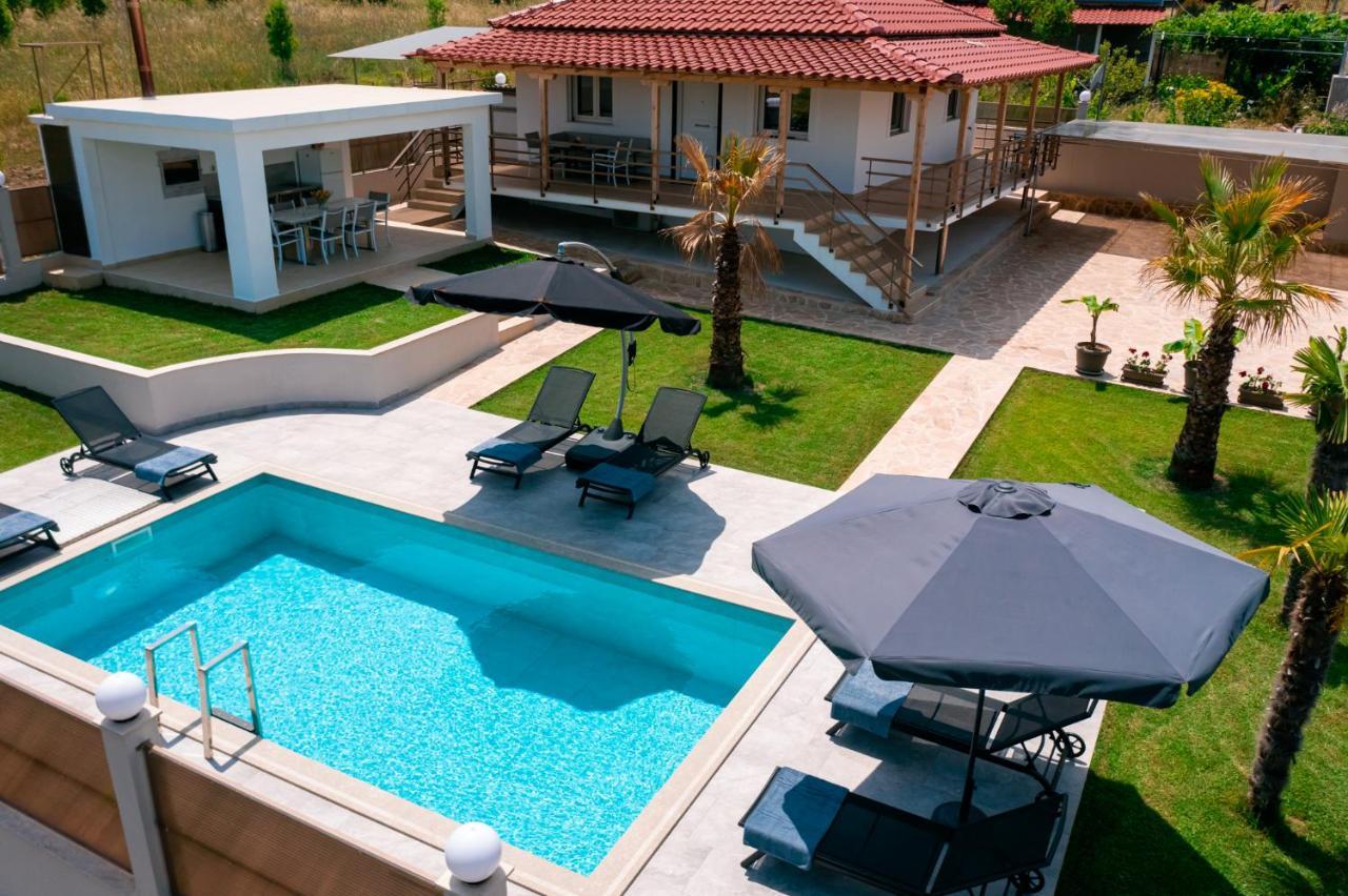 Villa Liana , Private Villa With Pool And Garden Vergia Kültér fotó